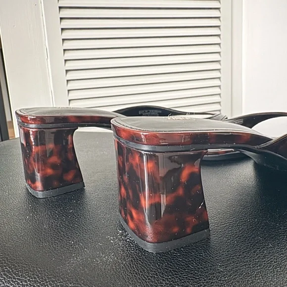 Zara Tortoise Kitten Heel Flip Flops - Never Worn - Picture 6 of 6